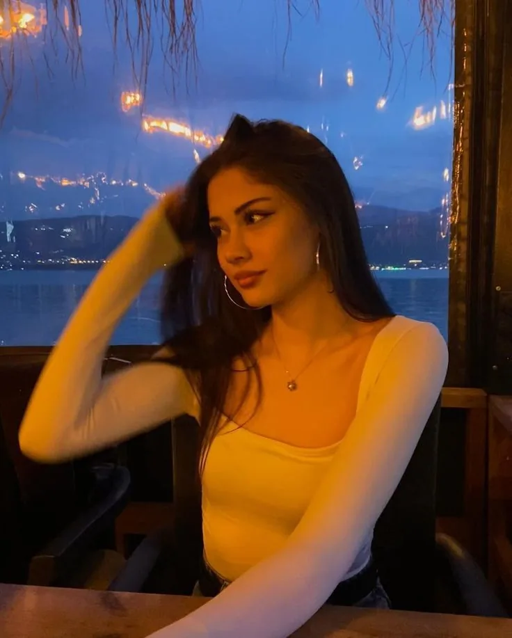 Selen - Arnavutköy Escort